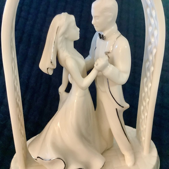Vintage Lenox Bride And Groom Porcelain Wedding Cake
Topper - Picture 3 of 12